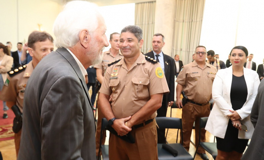 Casa Militar comemora 95 anos e condecora autoridades com medalhas de mérito