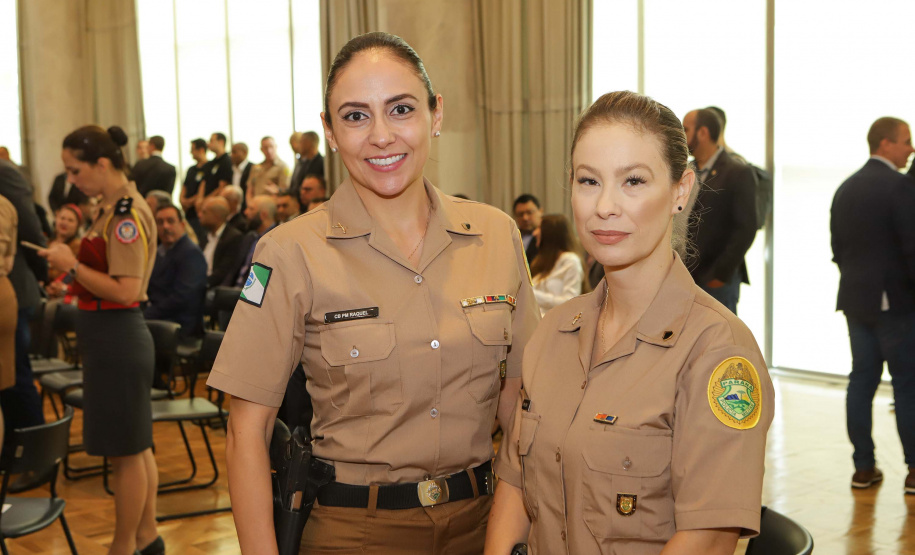 Casa Militar comemora 95 anos e condecora autoridades com medalhas de mérito