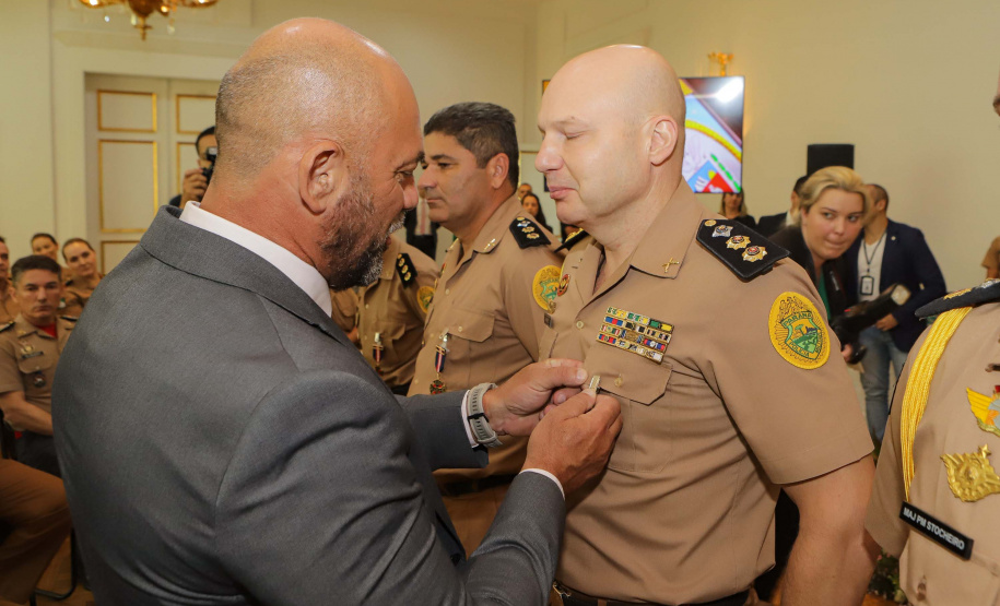 Casa Militar comemora 95 anos e condecora autoridades com medalhas de mérito