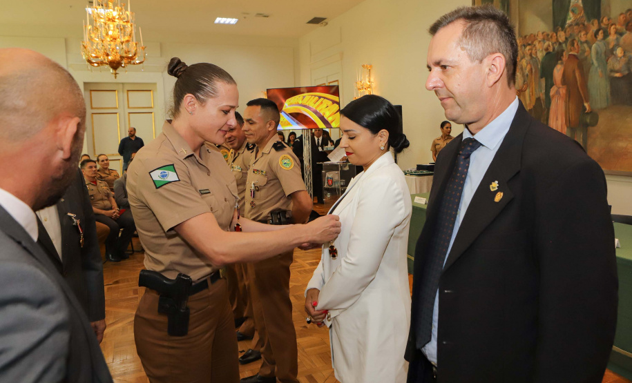 Casa Militar comemora 95 anos e condecora autoridades com medalhas de mérito