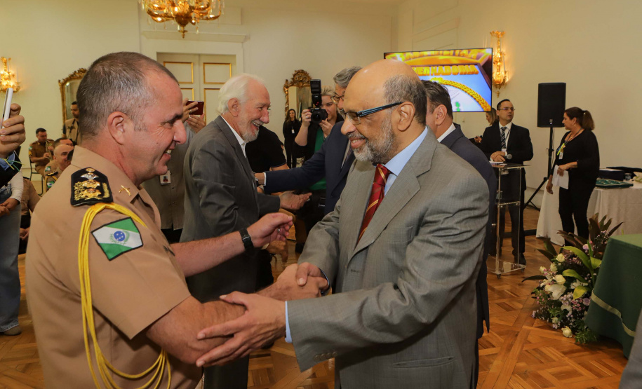 Casa Militar comemora 95 anos e condecora autoridades com medalhas de mérito