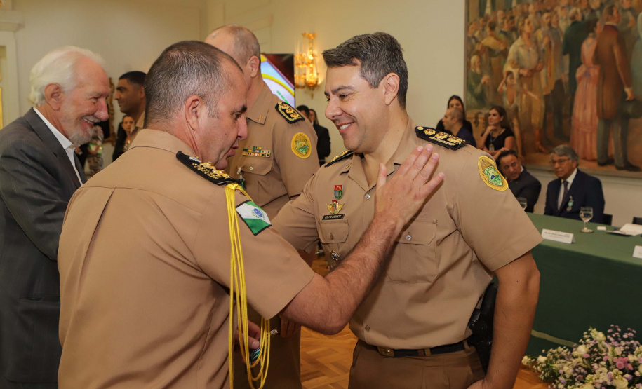 Casa Militar comemora 95 anos e condecora autoridades com medalhas de mérito