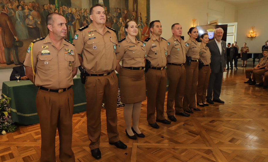 Casa Militar comemora 95 anos e condecora autoridades com medalhas de mérito
