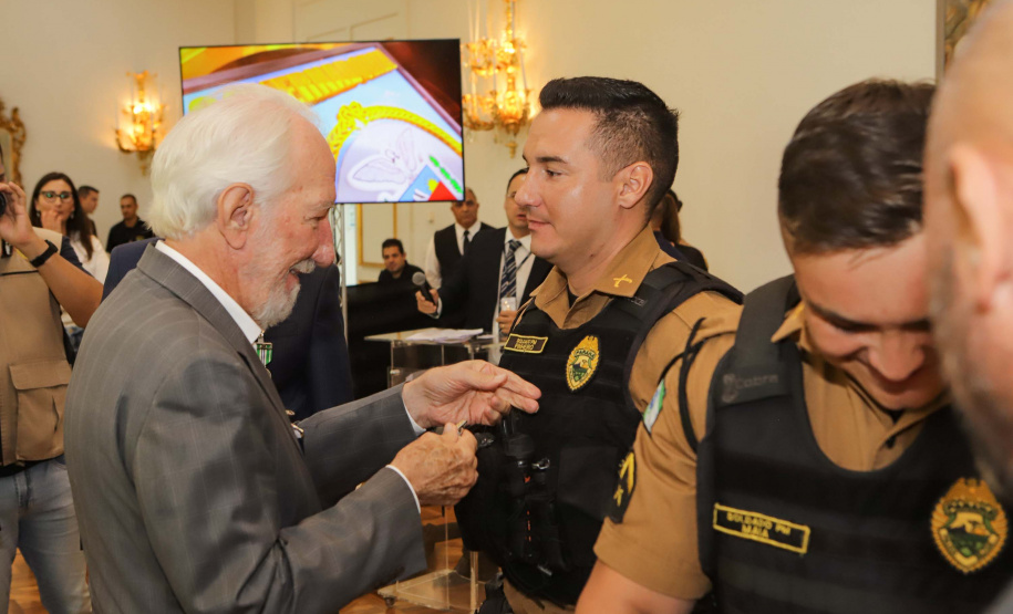 Casa Militar comemora 95 anos e condecora autoridades com medalhas de mérito