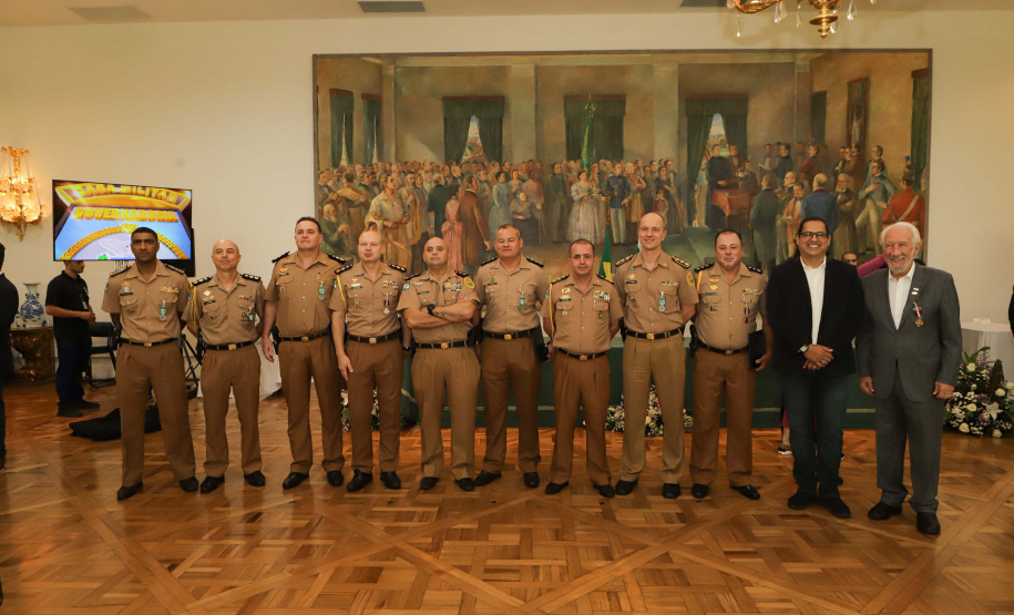 Casa Militar comemora 95 anos e condecora autoridades com medalhas de mérito