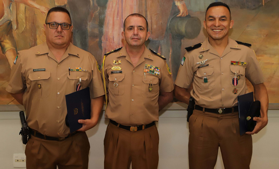 Casa Militar comemora 95 anos e condecora autoridades com medalhas de mérito