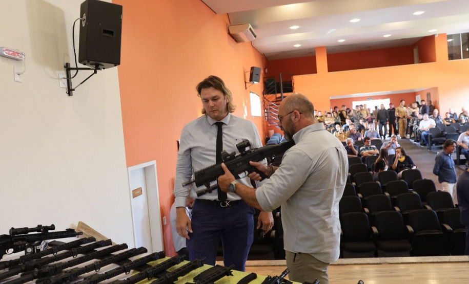 Secretário Hudson entrega novo armamento para região centro-sul