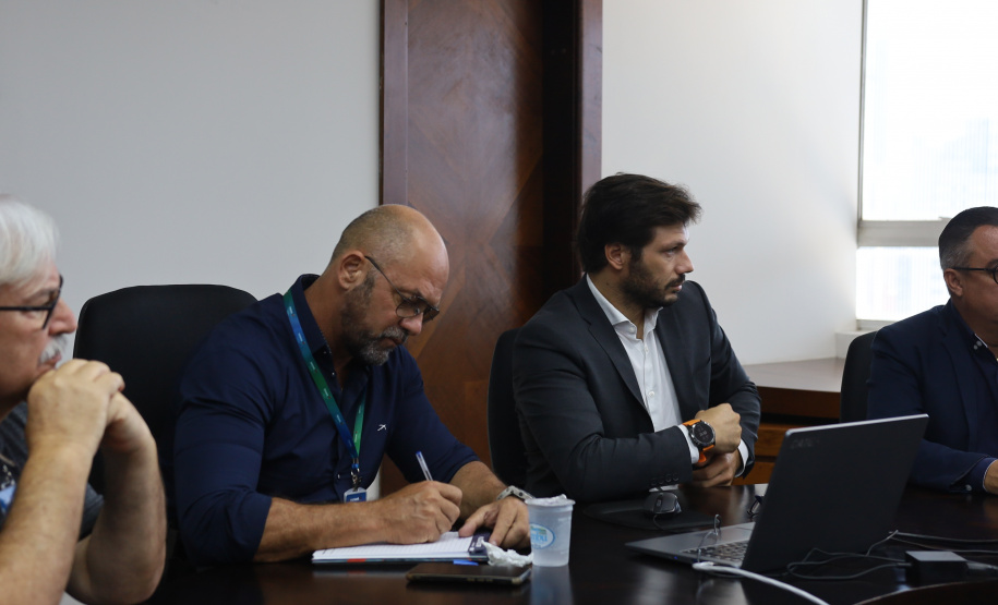 Secretário recebe Deputado Tiago Amaral e prefeitos de Mandaguaçu e Ribeirão do Pinhal