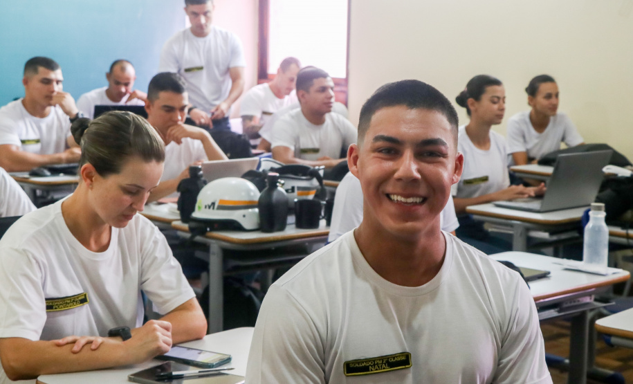 Integração: futuros praças da PM conhecem atuação da Polícia Penal no complexo de Piraquara