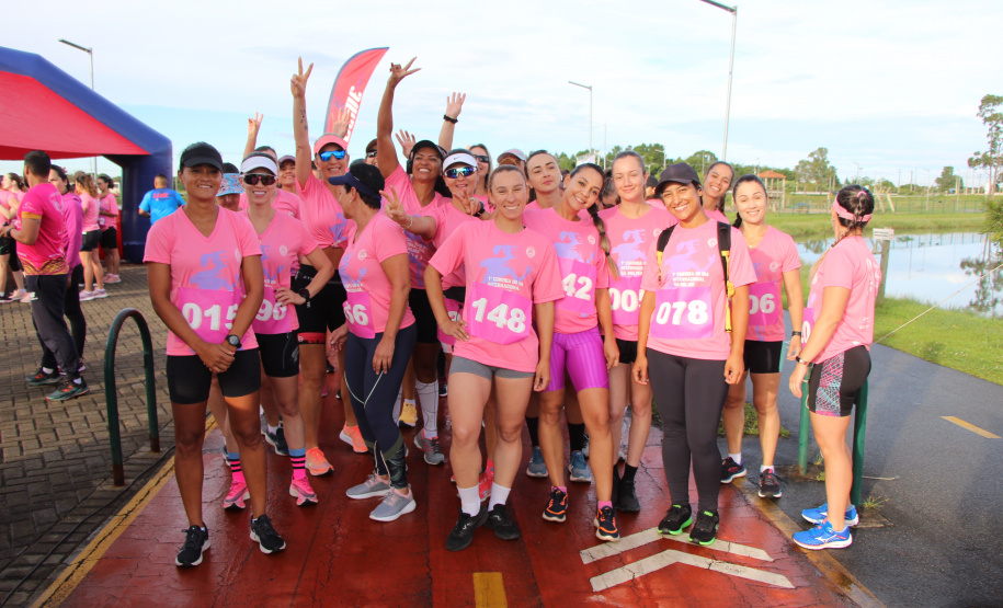 PMPR reúne centenas de policiais femininas na 1ª Corrida do Dia Internacional da Mulher