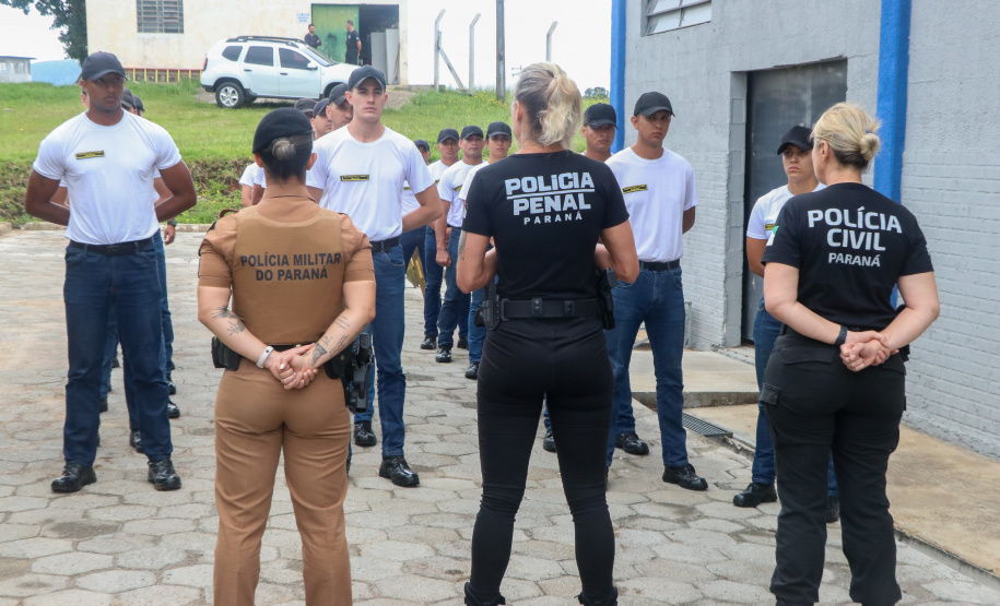 Integração: futuros praças da PM conhecem atuação da Polícia Penal no complexo de Piraquara