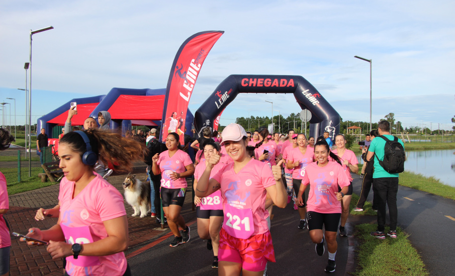 PMPR reúne centenas de policiais femininas na 1ª Corrida do Dia Internacional da Mulher