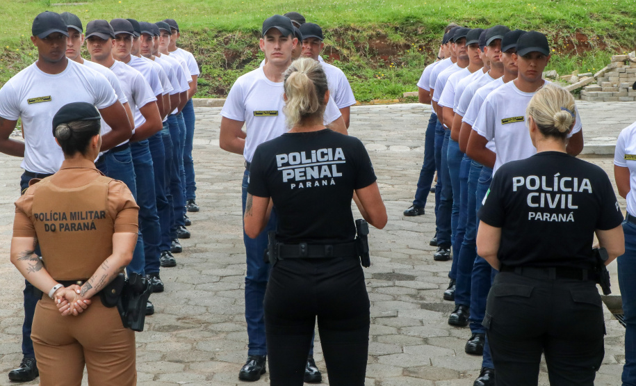Integração: futuros praças da PM conhecem atuação da Polícia Penal no complexo de Piraquara