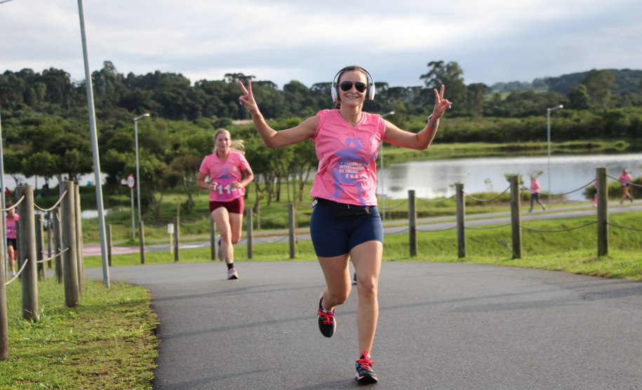 PMPR reúne centenas de policiais femininas na 1ª Corrida do Dia Internacional da Mulher