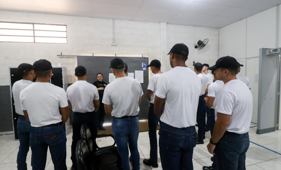 Integração: futuros praças da PM conhecem atuação da Polícia Penal no complexo de Piraquara