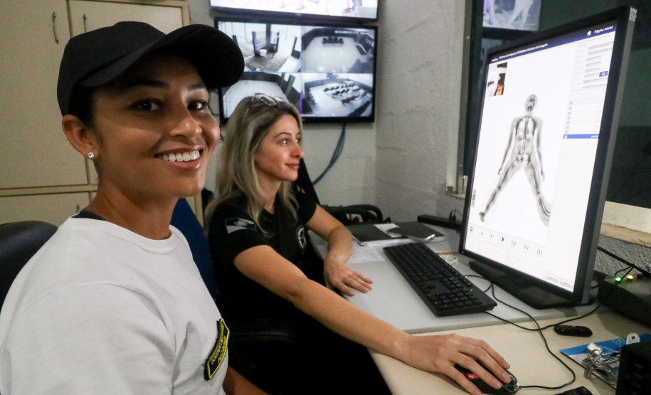 Integração: futuros praças da PM conhecem atuação da Polícia Penal no complexo de Piraquara