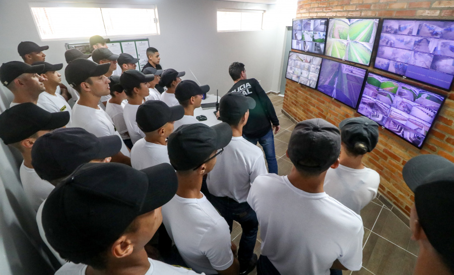 Integração: futuros praças da PM conhecem atuação da Polícia Penal no complexo de Piraquara