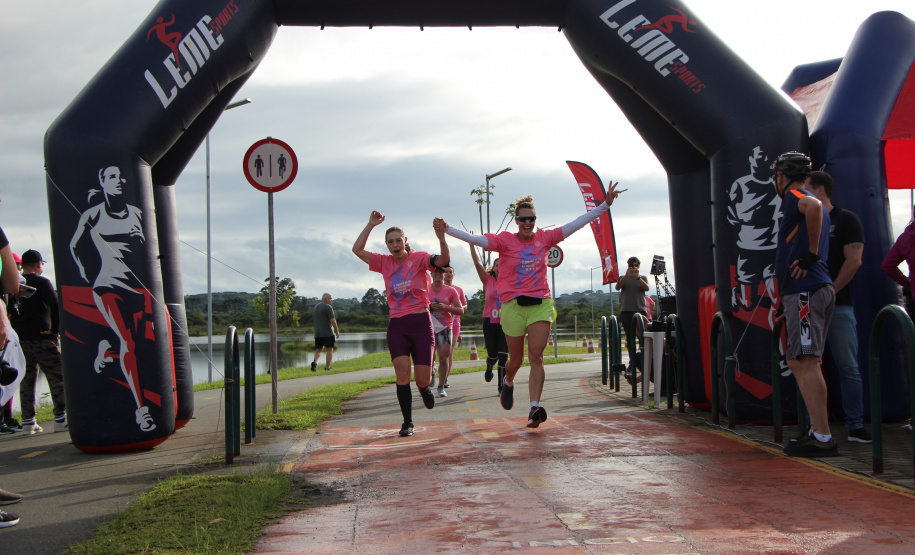 PMPR reúne centenas de policiais femininas na 1ª Corrida do Dia Internacional da Mulher