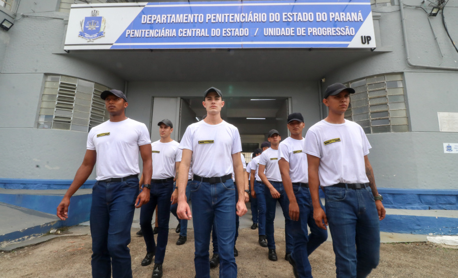 Integração: futuros praças da PM conhecem atuação da Polícia Penal no complexo de Piraquara