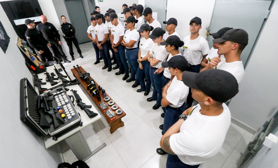 Integração: futuros praças da PM conhecem atuação da Polícia Penal no complexo de Piraquara