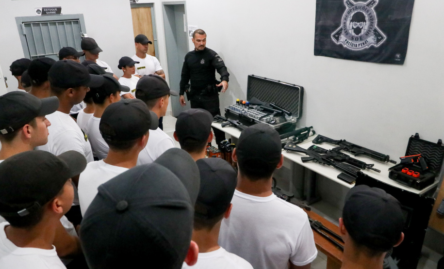 Integração: futuros praças da PM conhecem atuação da Polícia Penal no complexo de Piraquara