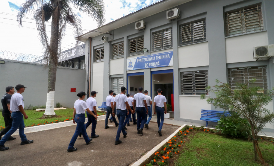 Integração: futuros praças da PM conhecem atuação da Polícia Penal no complexo de Piraquara