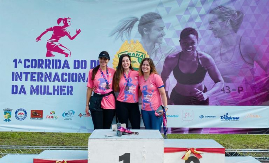 PMPR reúne centenas de policiais femininas na 1ª Corrida do Dia Internacional da Mulher