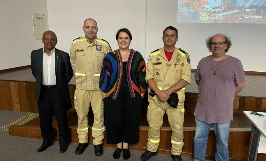 Polícia Científica do Paraná lança exposição itinerante sobre perícia no mundo digital