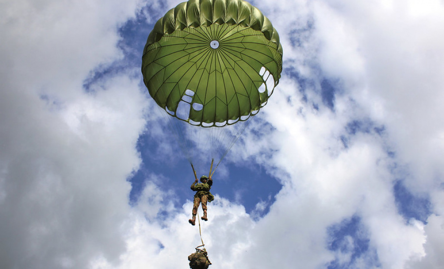 Autoridades do Estado ganham homenagem e reforçam parceria com Exército Brasileiro