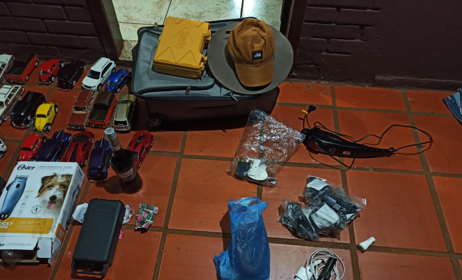 PM e PRF prendem quatro pessoas em operação contra roubos a ônibus de turismo