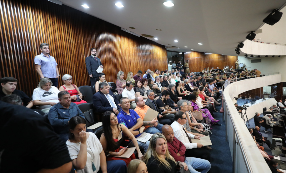 Secretário participa de homenagem dos 330 anos de Curitiba na Assembleia Legislativa do Paraná