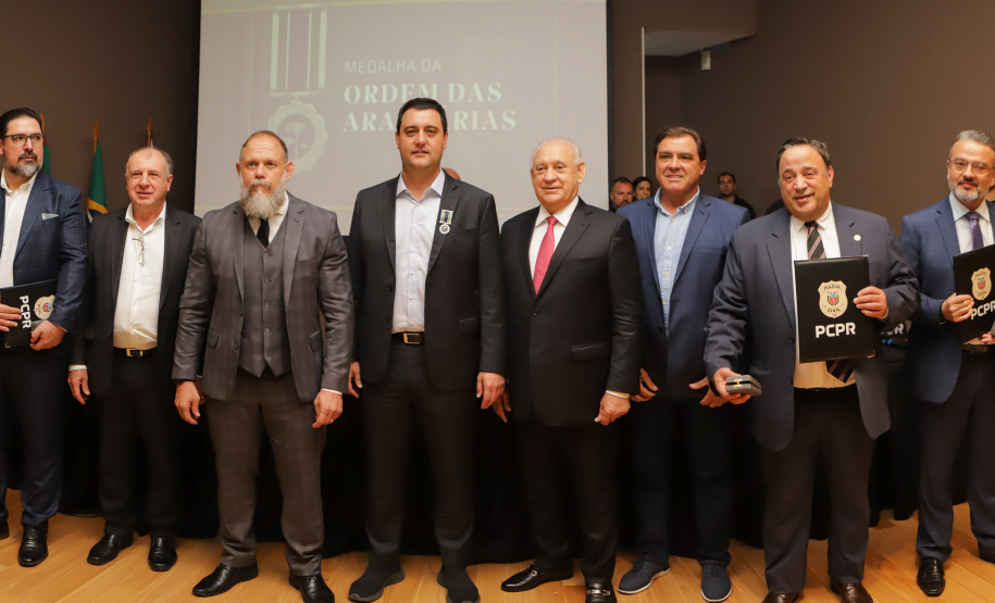 Governador comemora avanços na segurança pública em entrega de homenagens da Polícia Civil