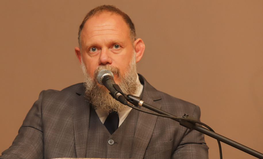 Governador comemora avanços na segurança pública em entrega de homenagens da Polícia Civil