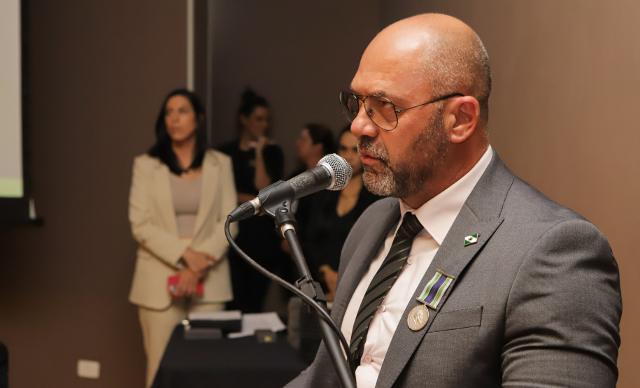 Governador comemora avanços na segurança pública em entrega de homenagens da Polícia Civil