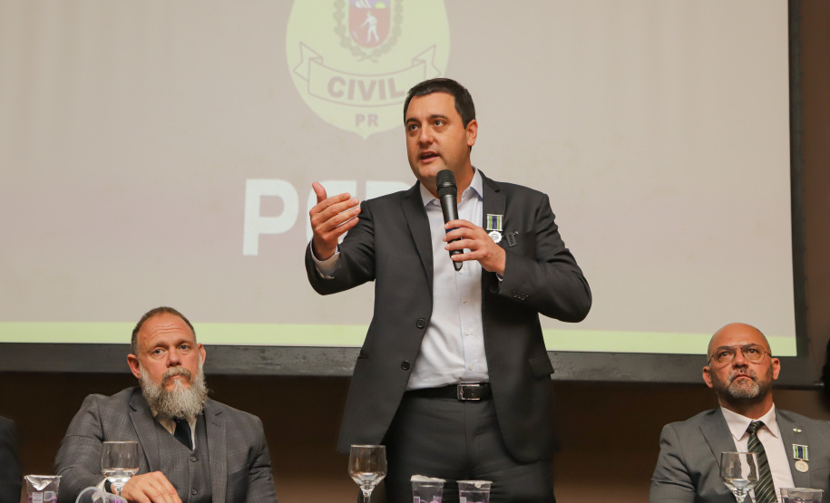Governador comemora avanços na segurança pública em entrega de homenagens da Polícia Civil