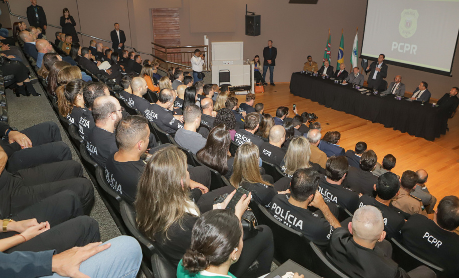 Governador comemora avanços na segurança pública em entrega de homenagens da Polícia Civil