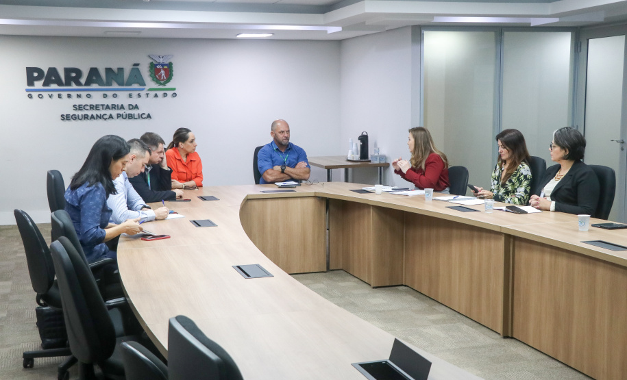 Secretarias se reúnem para debater assuntos referente ao atendimento humanizado à mulheres