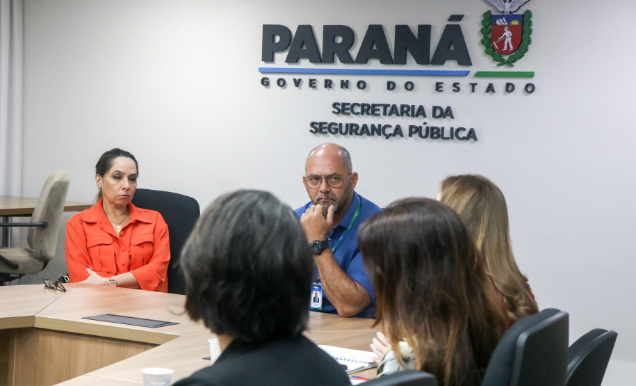 Secretarias se reúnem para debater assuntos referente ao atendimento humanizado à mulheres