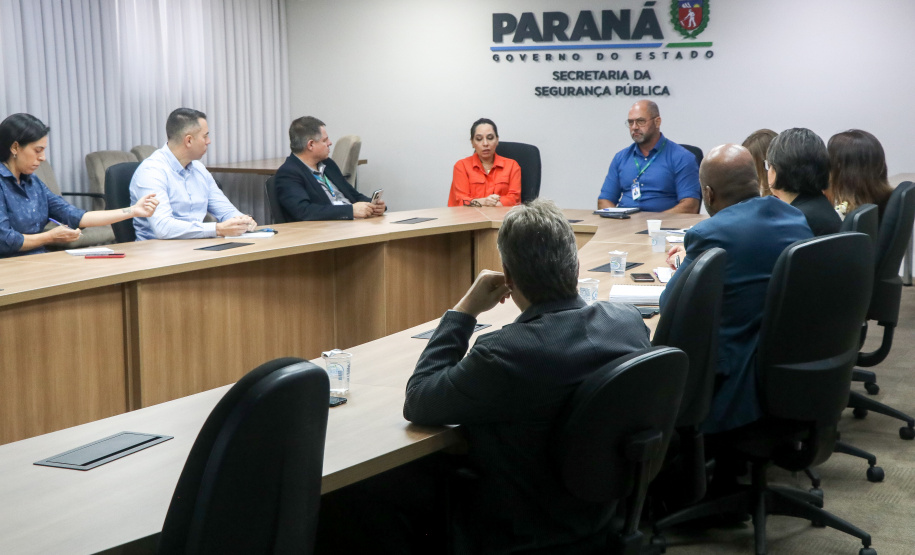 Secretarias se reúnem para debater assuntos referente ao atendimento humanizado à mulheres