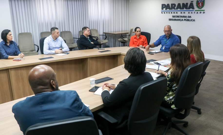 Secretarias se reúnem para debater assuntos referente ao atendimento humanizado à mulheres