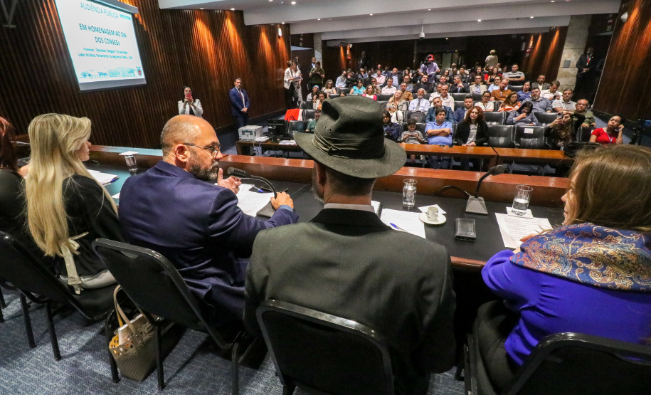 Secretário participa de audiência pública na Alep em homenagem ao Dia Estadual dos Consegs