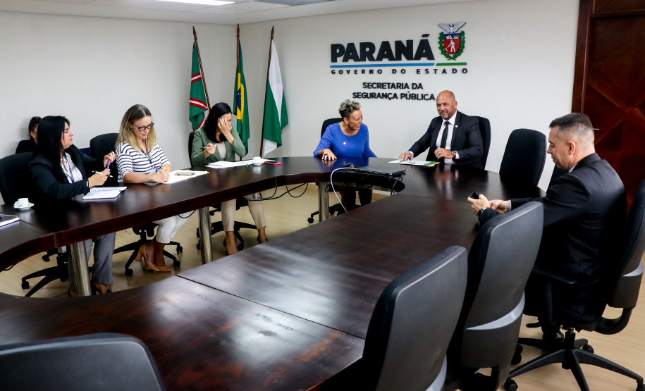 Secretário Hudson recebe a Deputada Estadual Cloara Pinheiro