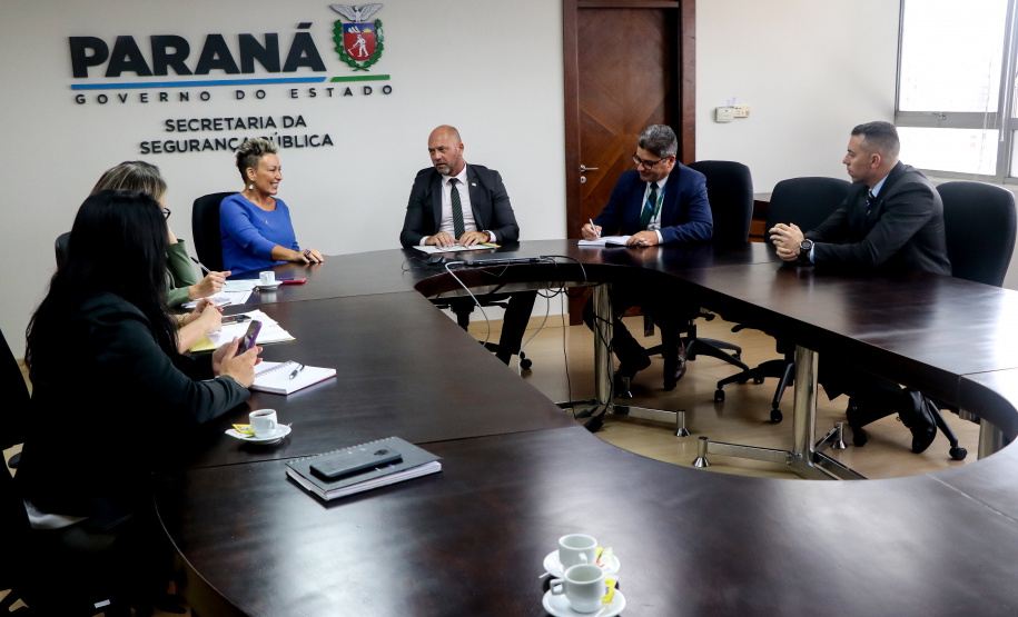 Secretário Hudson recebe a Deputada Estadual Cloara Pinheiro