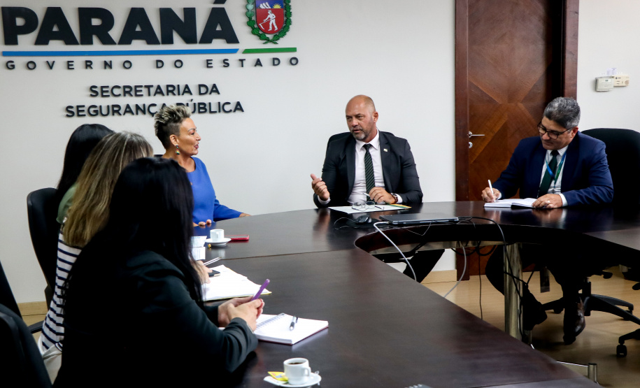 Secretário Hudson recebe a Deputada Estadual Cloara Pinheiro