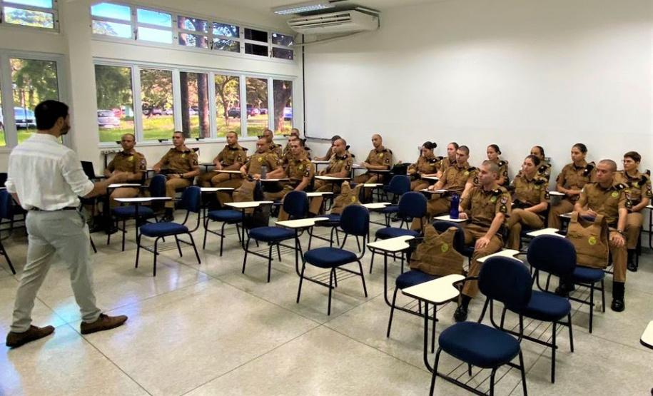 Parceria UEL e Polícia Militar oferece curso de extensão para policiais do 30º Batalhão