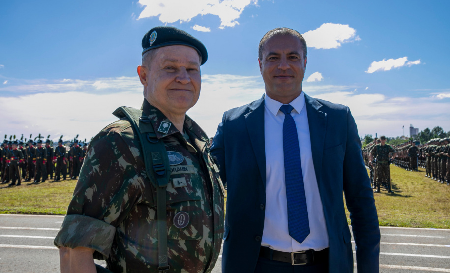 Autoridades do Estado ganham homenagem e reforçam parceria com Exército Brasileiro