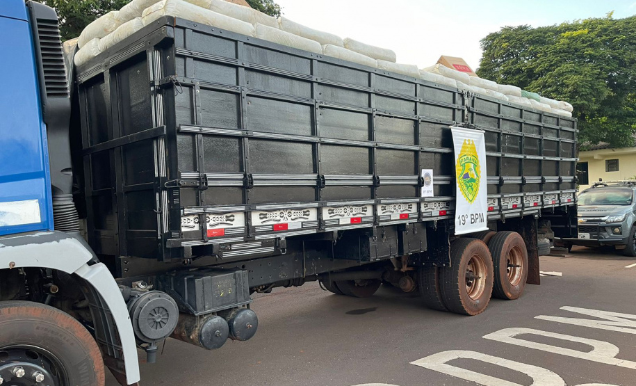 Polícia Militar apreende 500 caixas de cigarro contrabandeadas na PR-467, em Toledo