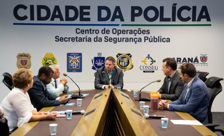 Sesp recebe vereadores da Frente Parlamentar da Ciência, Tecnologia e Inovação para visita de integração em Curitiba