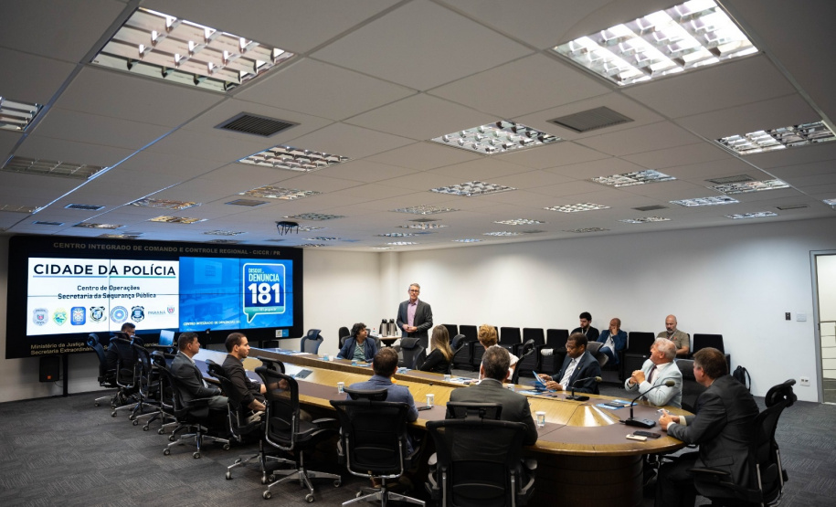 Sesp recebe vereadores da Frente Parlamentar da Ciência, Tecnologia e Inovação para visita de integração em Curitiba