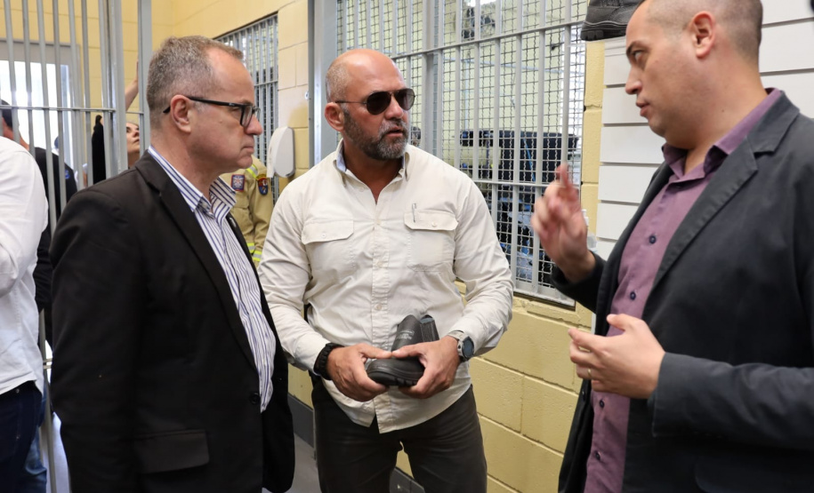 Secretário Hudson faz visita técnica em duas unidades prisionais no interior do Estado